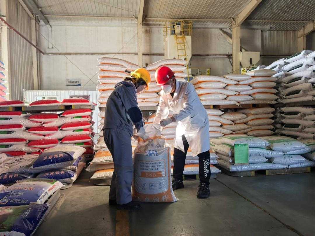 呼和浩特市農畜產品質量安全中心持續發力 筑牢飼料添加劑質量安全防線，保障養殖源頭無憂